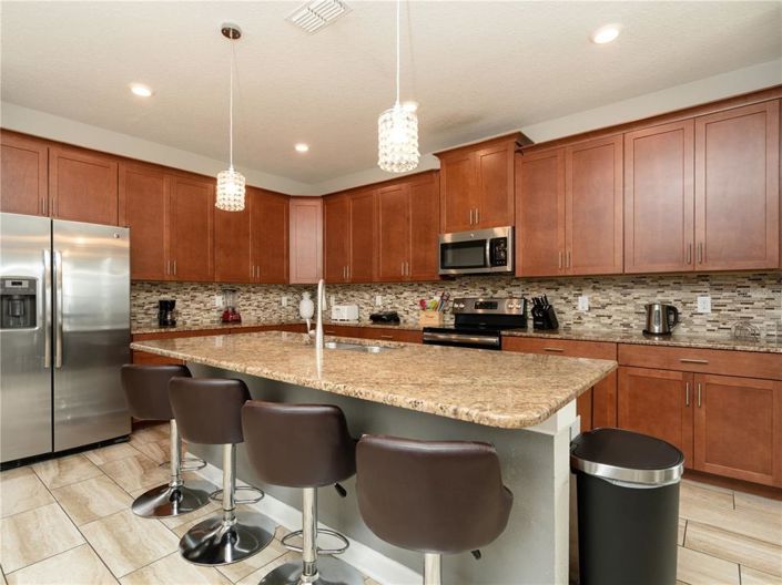 Image No.22-6 Bed Property for sale