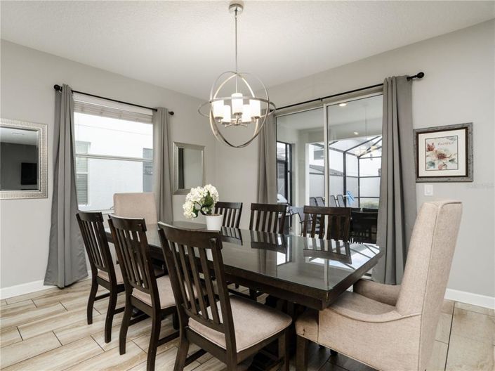 Image No.24-6 Bed Property for sale