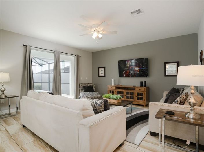 Image No.27-6 Bed Property for sale