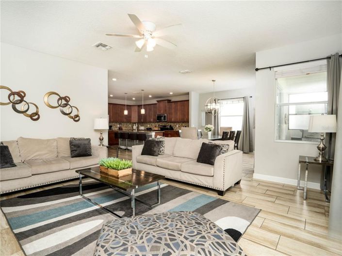 Image No.28-6 Bed Property for sale