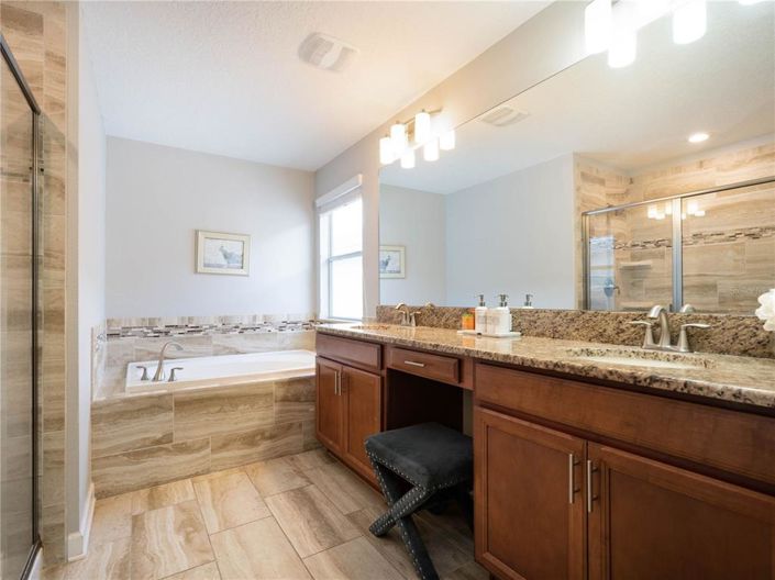 Image No.37-6 Bed Property for sale