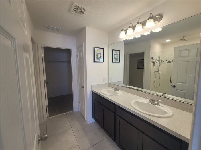 Image No.19-4 Bed Townhouse for sale