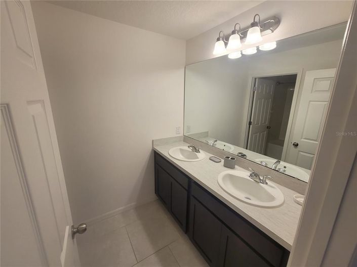 Image No.22-4 Bed Townhouse for sale