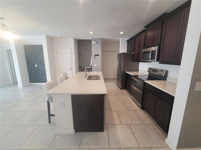 Image No.4-4 Bed Townhouse for sale