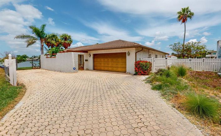 Image No.1-3 Bed Property for sale