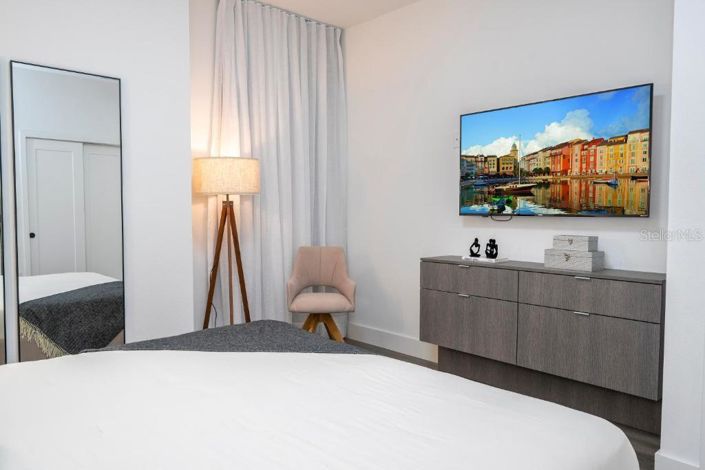 Image No.18-5 Bed Townhouse for sale