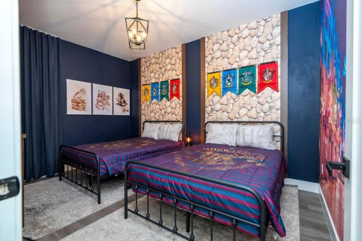 Image No.27-5 Bed Townhouse for sale