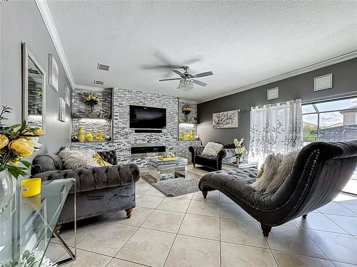 Image No.19-5 Bed Property for sale