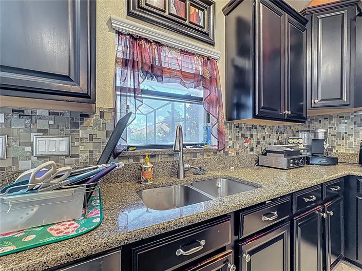 Image No.8-5 Bed Property for sale