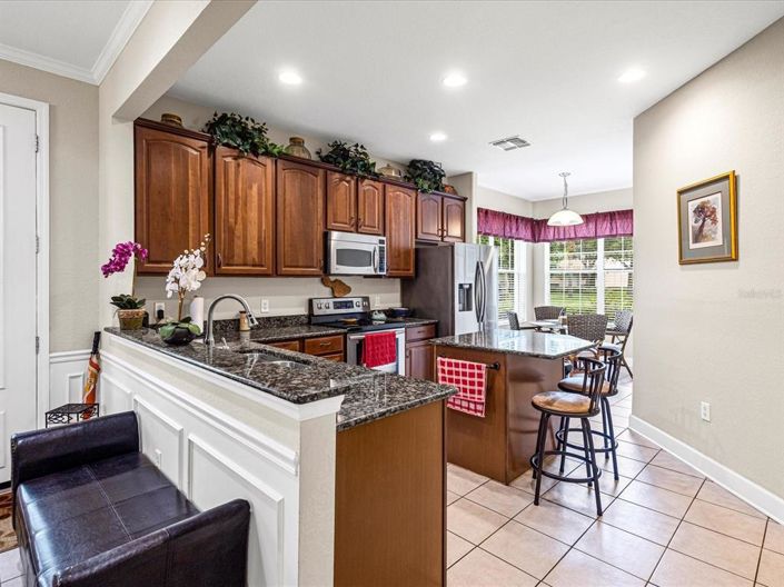 Image No.8-3 Bed Townhouse for sale