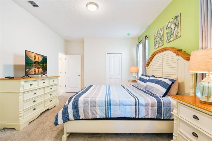 Image No.12-8 Bed Property for sale