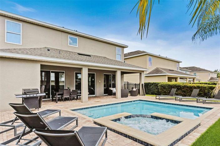 Image No.3-9 Bed Property for sale