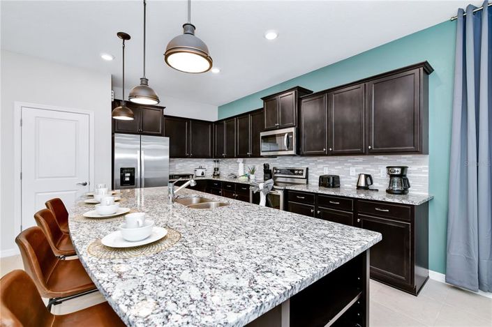 Image No.13-8 Bed Property for sale