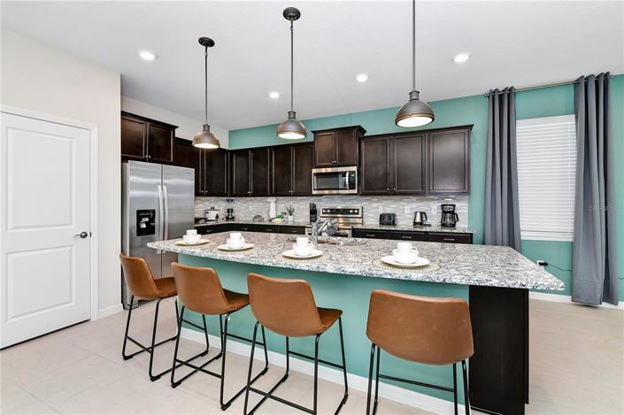 Image No.9-8 Bed Property for sale