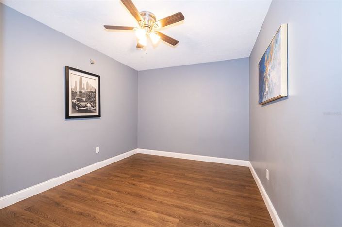 Image No.20-5 Bed Property for sale