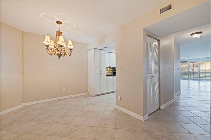 Image No.10-2 Bed Property for sale