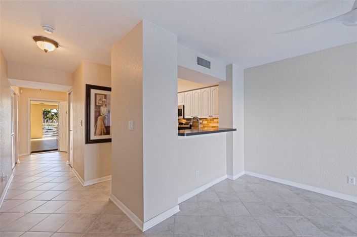 Image No.11-2 Bed Property for sale