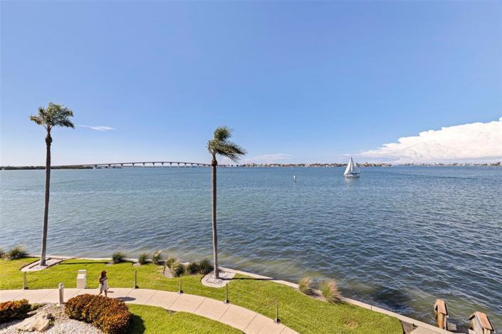 Image No.13-2 Bed Property for sale