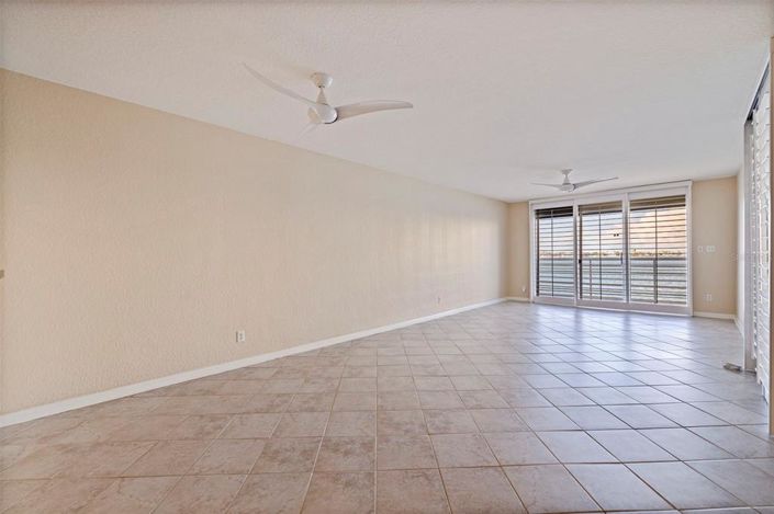 Image No.17-2 Bed Property for sale