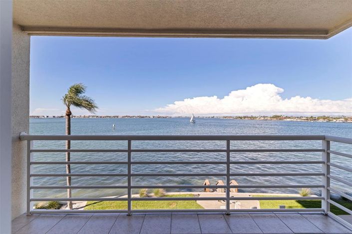 Image No.2-2 Bed Property for sale