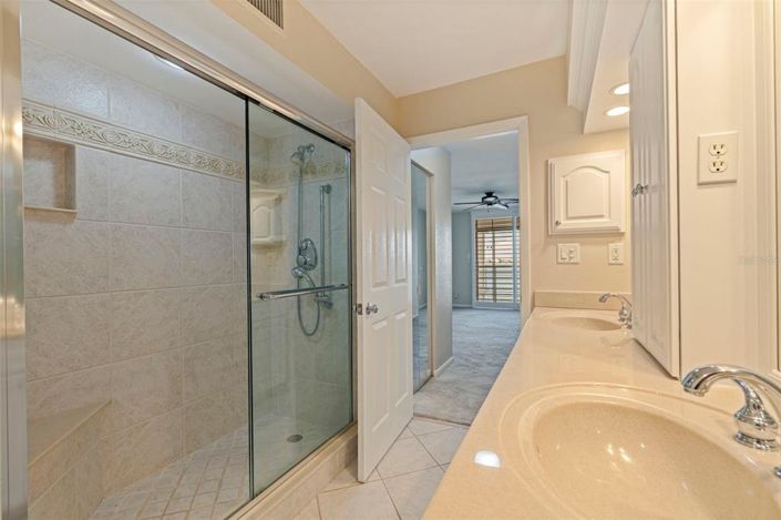 Image No.26-2 Bed Property for sale