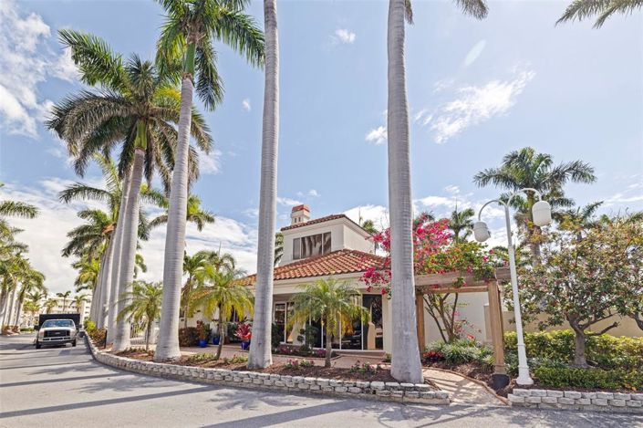 Image No.43-2 Bed Property for sale