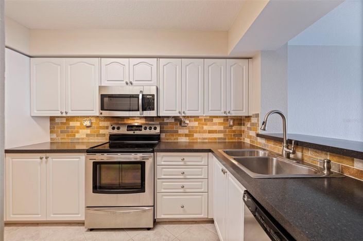 Image No.5-2 Bed Property for sale