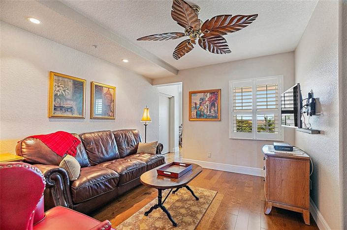 Image No.28-3 Bed Property for sale