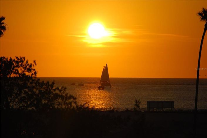 Image No.43-3 Bed Property for sale