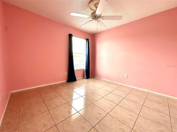 Image No.19-3 Bed Property for sale