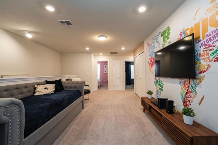 Image No.17-5 Bed Townhouse for sale