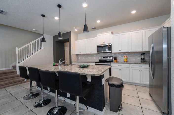 Image No.2-5 Bed Townhouse for sale