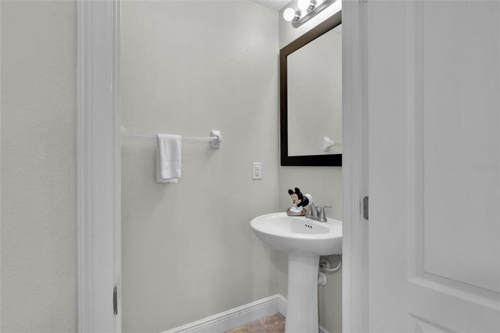 Image No.10-3 Bed Townhouse for sale