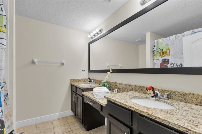 Image No.23-3 Bed Townhouse for sale