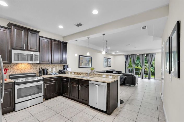 Image No.5-3 Bed Townhouse for sale