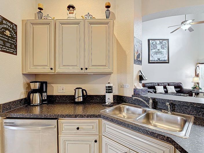 Image No.13-5 Bed Property for sale