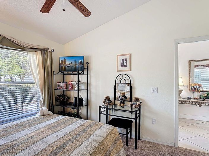 Image No.17-5 Bed Property for sale