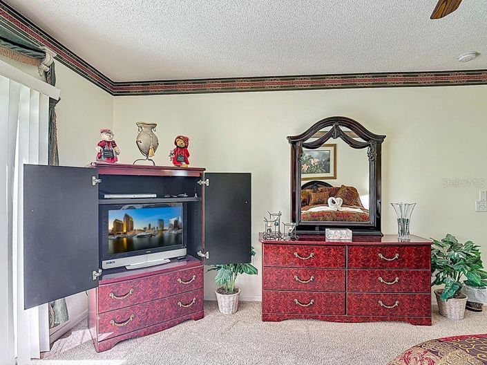 Image No.20-5 Bed Property for sale