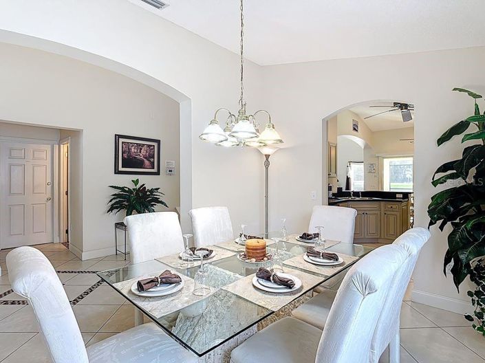 Image No.7-5 Bed Property for sale