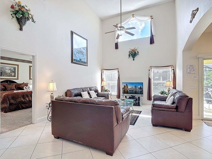 Image No.8-5 Bed Property for sale