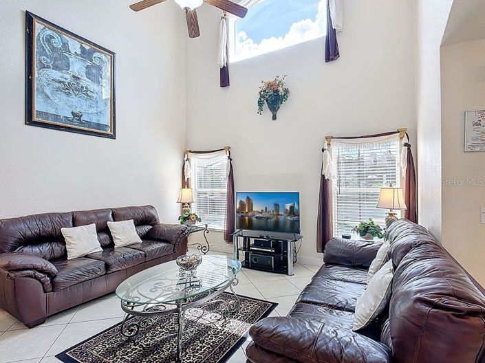 Image No.9-5 Bed Property for sale