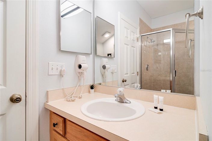 Image No.23-5 Bed Property for sale