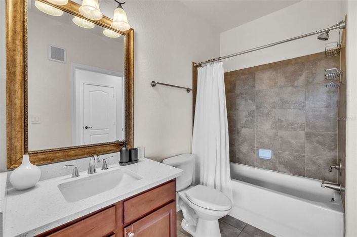 Image No.12-3 Bed Property for sale