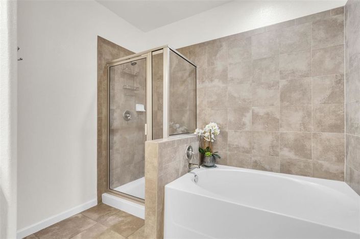 Image No.14-3 Bed Property for sale