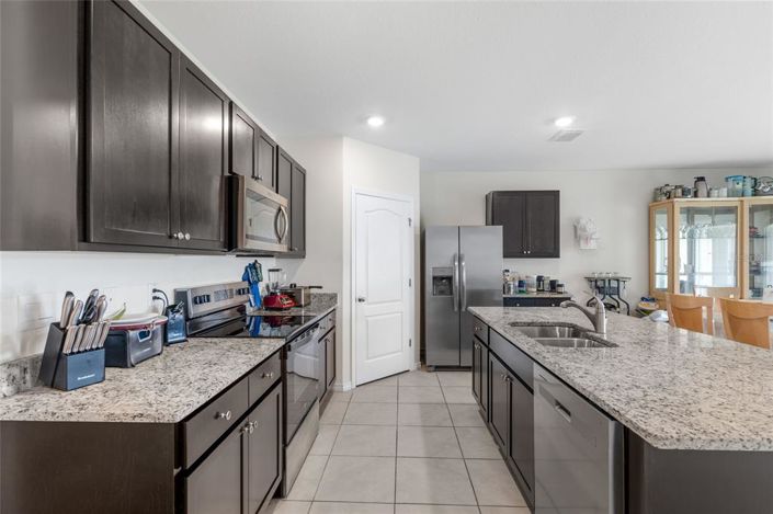 Image No.17-4 Bed Property for sale