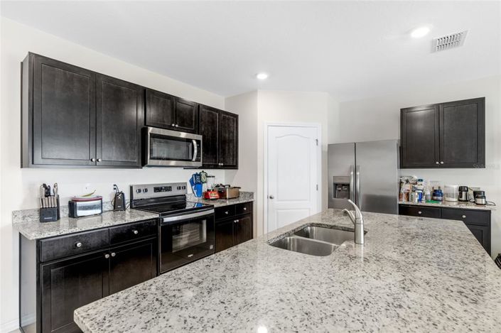 Image No.18-4 Bed Property for sale