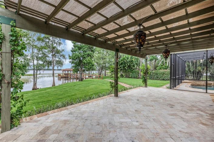 Image No.10-5 Bed Property for sale