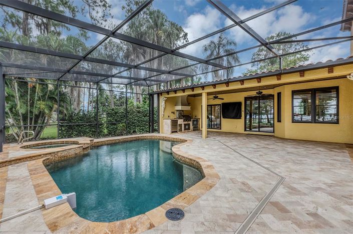 Image No.16-5 Bed Property for sale