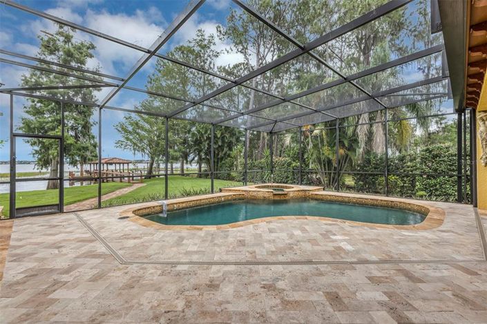 Image No.17-5 Bed Property for sale