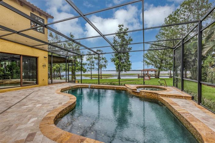 Image No.19-5 Bed Property for sale